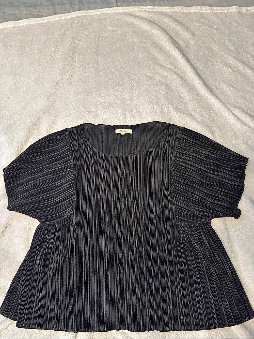 Madewell Pleated Blouse in Black Size Small Like New